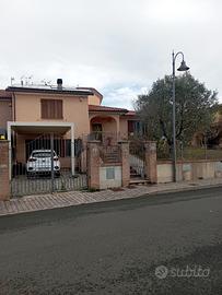 Villa in bifamiliare