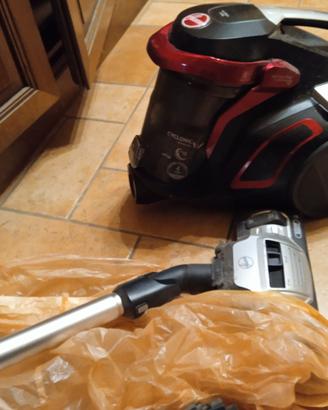 aspirapolvere hoover con spazzole