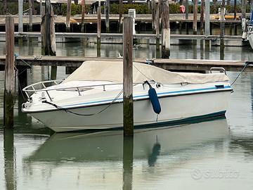 Motoscafo super sport 21