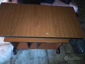 tavolo PC ,o televisore con mensola a scomparsa