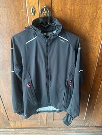 Giacca nera impermeabile