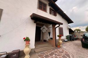 VILLA SINGOLA A LARIANO