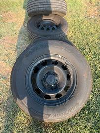Cerchi e gomme dacia daster 215/70/r16/100h