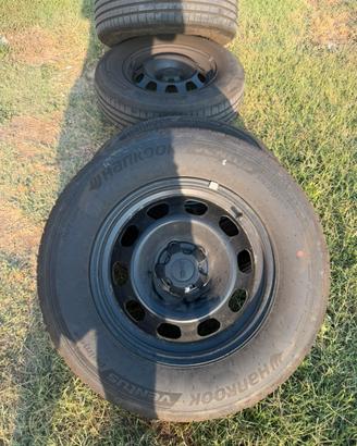 Cerchi e gomme dacia daster 215/70/r16/100h