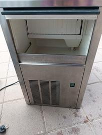 macchina del ghiaccio