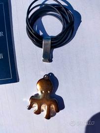 Ciondolo placcato in argento con laccetto 