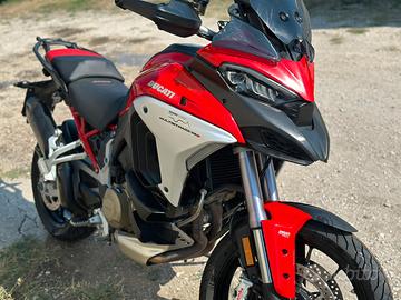 Multistrada v4s con valige km 24000