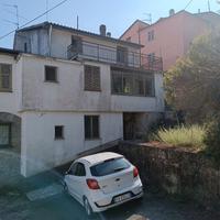 A soli 8km dall'uscita autostradale di Aulla