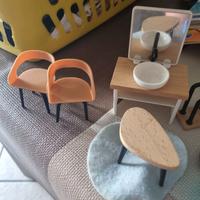 Mobilio e accessori per casetta bambole