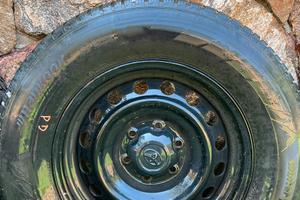 Cerchi + gomme toyota hilux