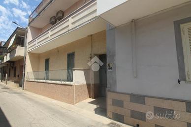 2 LOCALI A CASAGIOVE