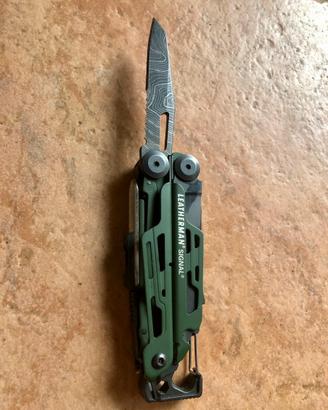 Leatherman Signal