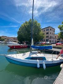 barca a vela Hunter Europa 19