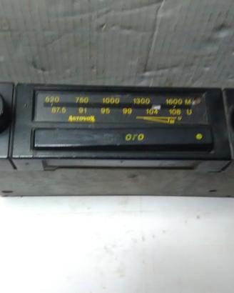 Piccola autoradio an 70 ritmo targa oro in om/fm