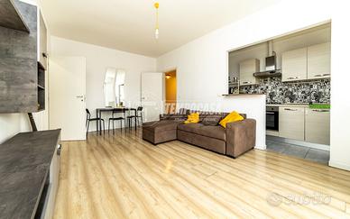 TRILOCALE RISTRUTTURATO CON CANTINA !