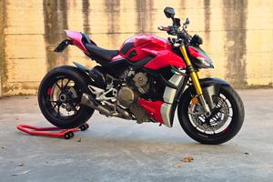 Ducati streetfighter v4s 
