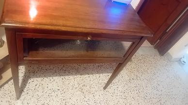 Tavolo   espositore con piano interno rustico 