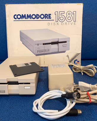 Commodore Disk Drive 1581 con scatola