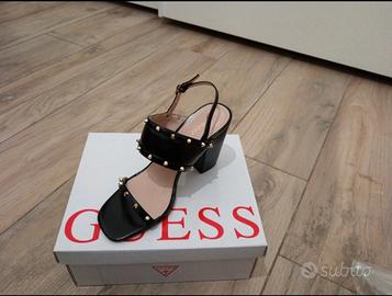 Sandali neri con borchie dorate Guess n. 38