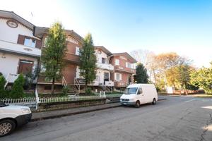 VILLA A SCHIERA A CARPI