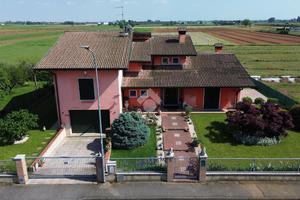 VILLA SINGOLA A ROVERBELLA