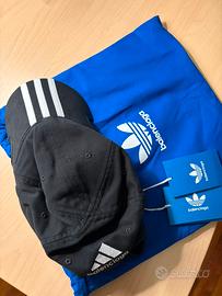 Cappello Balenciaga x adidas nero/bianco
