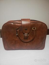 Valigia vintage marrone similpelle 