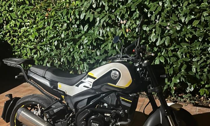 Benelli Leoncino 250 Bianco