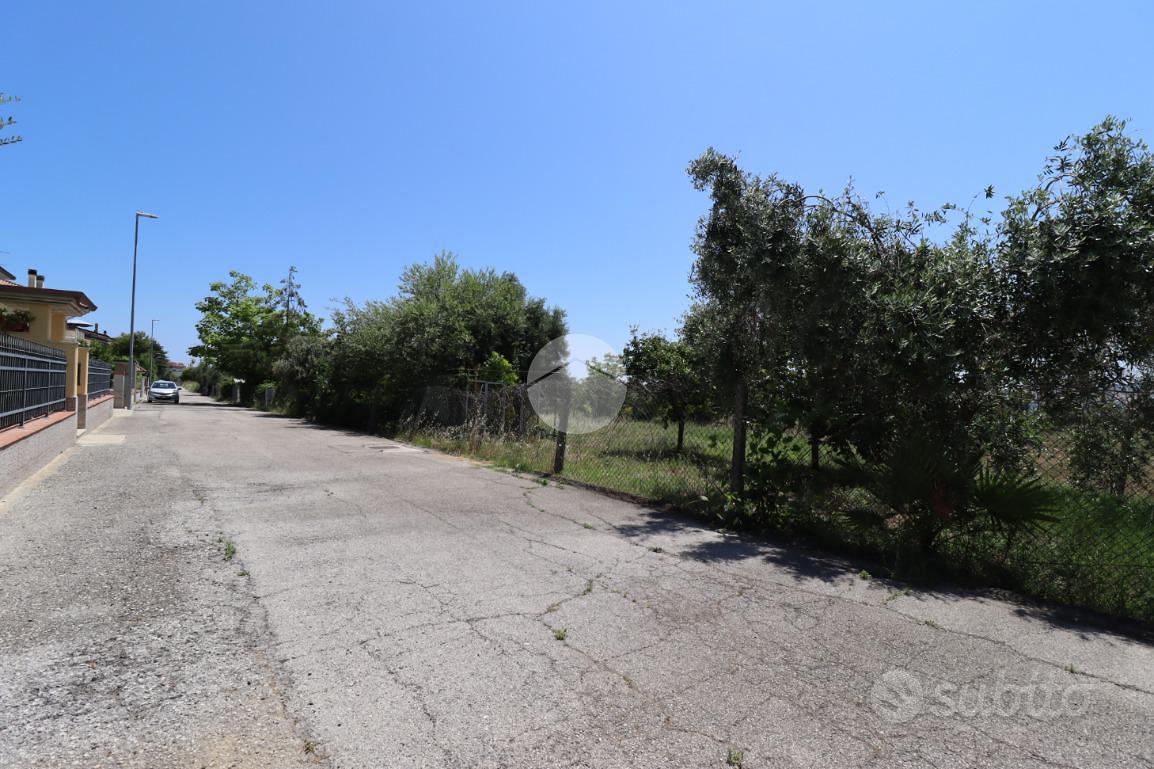 TER. RESIDENZIALE A GIULIANOVA - Vista 3