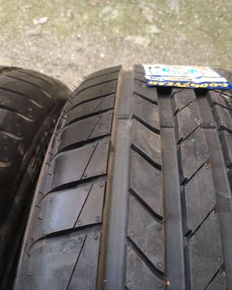 Pneumatici estivi 235.45.R19