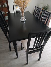 Tavolo e sedie 