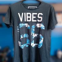 Maglietta blu scuro vibes 66