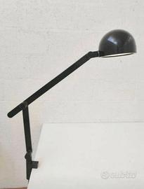 Lampada da tavolo in ABS. Prod.Kartell