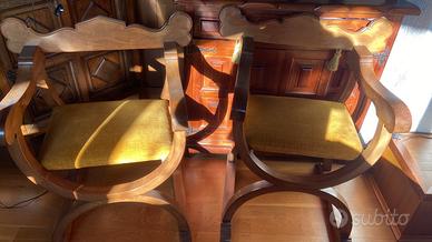 Savonarola in legno con seduta in velluto