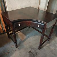 Tavolo o scrivania angolare