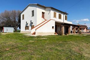 VILLA SINGOLA A MONTALTO DI CASTRO