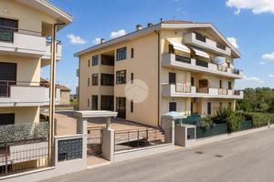 3 LOCALI A PINETO