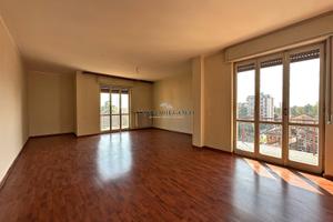 Ultimo piano, ampio e luminoso quadrilocale