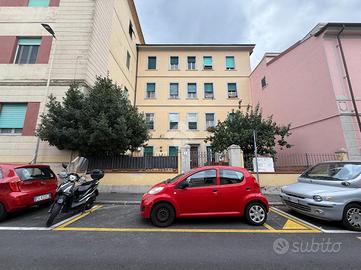 4 LOCALI A LIVORNO