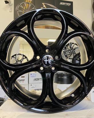 Cerchi Alfa Romeo raggio 18 NUOVI cod.8393