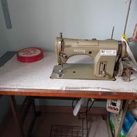 Macchina da cucire Necchi