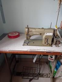 Macchina da cucire Necchi