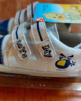 Scarpe bambino numero 19. Nuove. Fagottino OVS