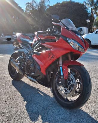 TRIUMPH DAYTONA 675 ABS