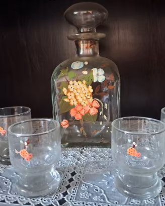 servizi bicchieri liquore +coppette +vaso ecc...