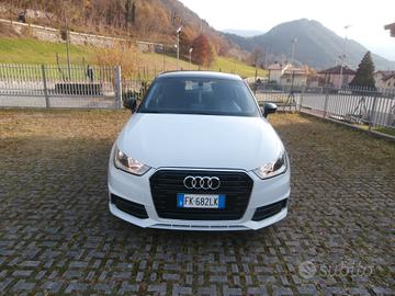 Audi A1 1.4 TDI 90 cv S. LINE Bicolore Neopatentat