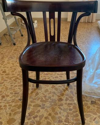 Sedia antica in legno curvato