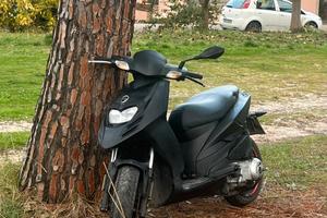 Aprilia sr 125 motard