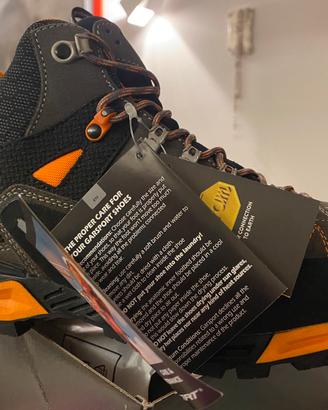Scarpe trekking antinfortunistiche