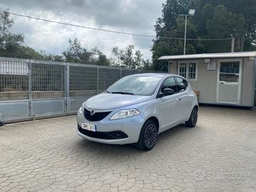 Lancia Ypsilon 1.2 69 CV 5 porte S&S Gold bianco p